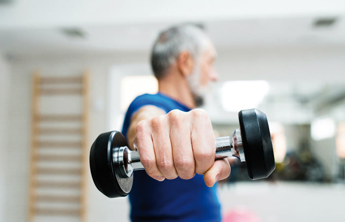 La importancia del consumo de proteínas en las personas mayores, la pérdida de masa muscular.